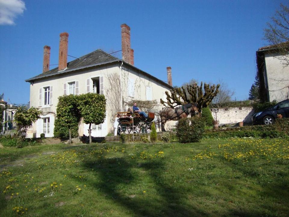 Domaine De La Dame De Lauriere Bed & Breakfast Solignac Екстериор снимка