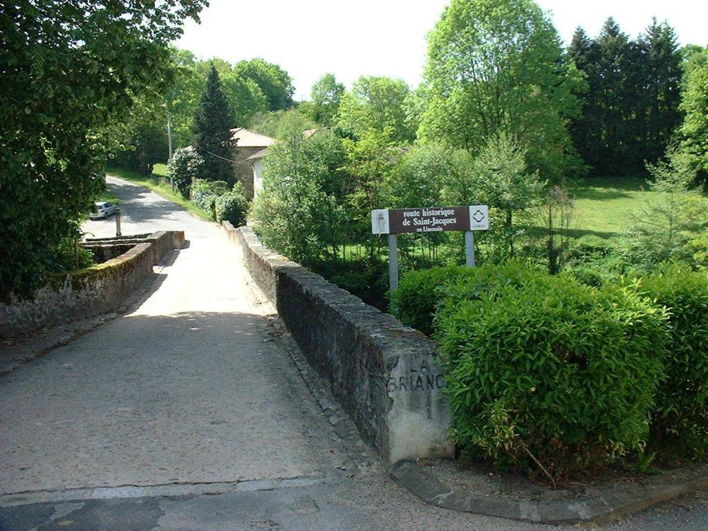 Domaine De La Dame De Lauriere Bed & Breakfast Solignac Екстериор снимка